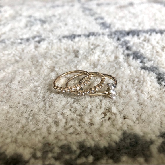 FREE w/purchase - Gold rings set of 3 - Picture 1 of 1